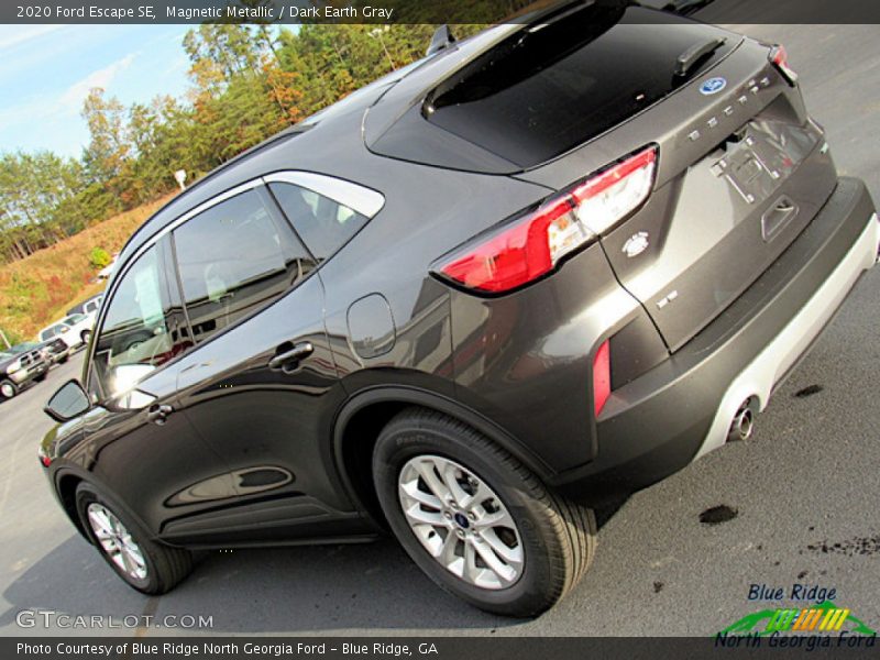 Magnetic Metallic / Dark Earth Gray 2020 Ford Escape SE