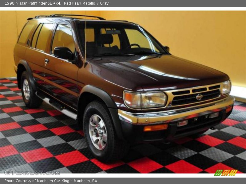 Red Pearl Metallic / Gray 1998 Nissan Pathfinder SE 4x4