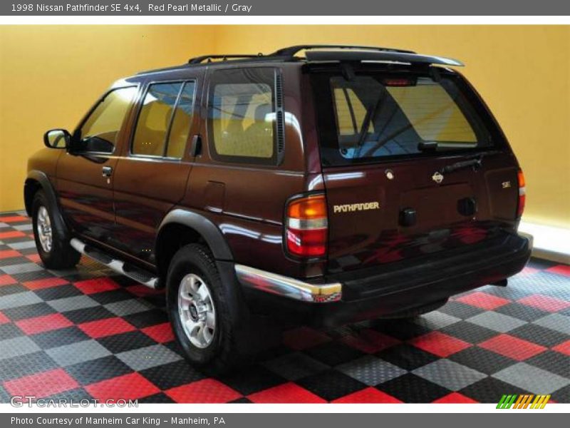 Red Pearl Metallic / Gray 1998 Nissan Pathfinder SE 4x4
