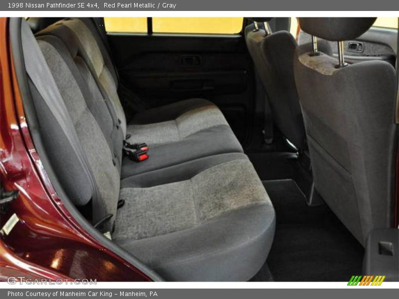 Red Pearl Metallic / Gray 1998 Nissan Pathfinder SE 4x4