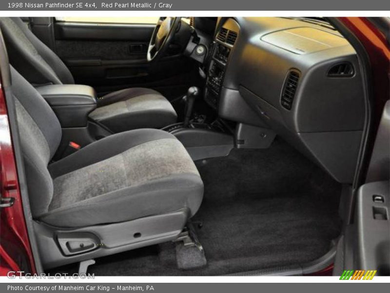 Red Pearl Metallic / Gray 1998 Nissan Pathfinder SE 4x4