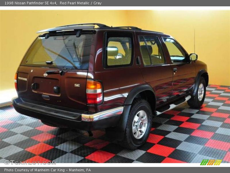 Red Pearl Metallic / Gray 1998 Nissan Pathfinder SE 4x4