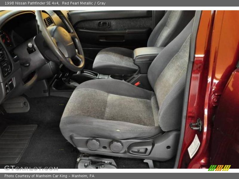 Red Pearl Metallic / Gray 1998 Nissan Pathfinder SE 4x4