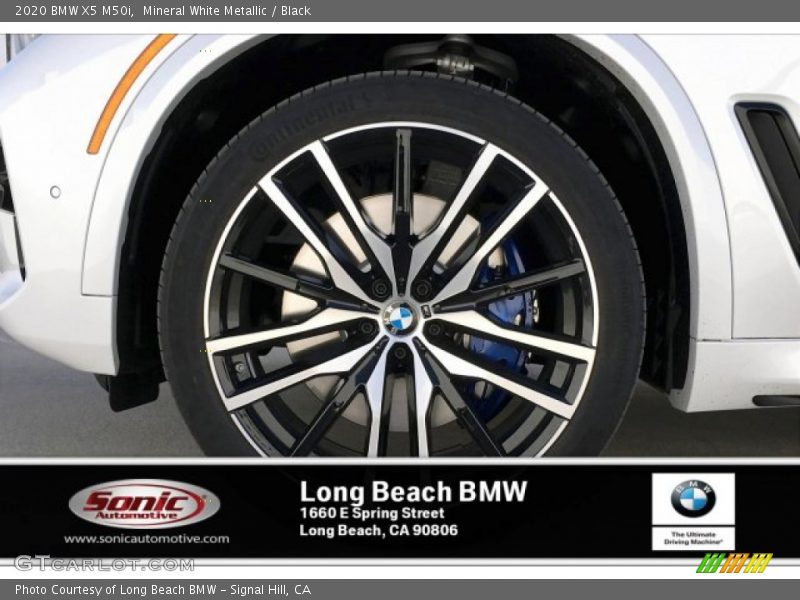 Mineral White Metallic / Black 2020 BMW X5 M50i