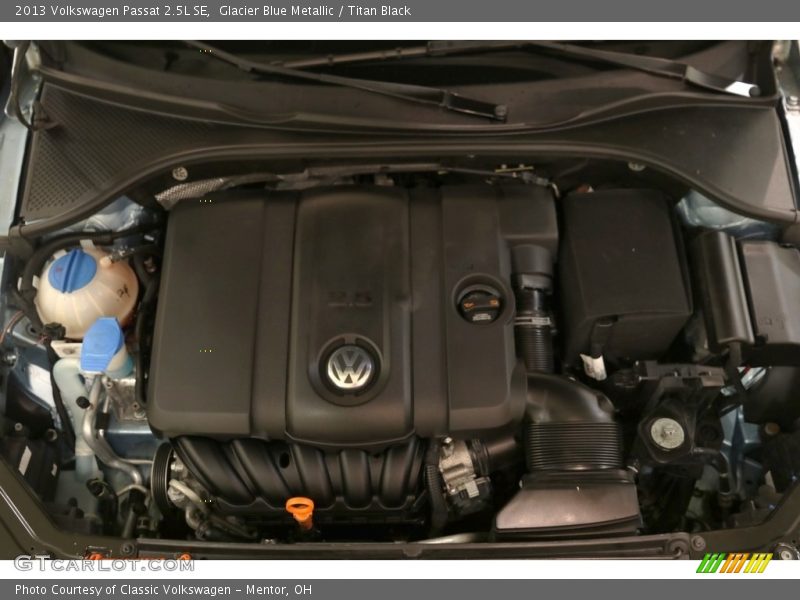 Glacier Blue Metallic / Titan Black 2013 Volkswagen Passat 2.5L SE