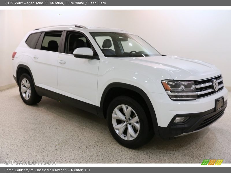 Pure White / Titan Black 2019 Volkswagen Atlas SE 4Motion