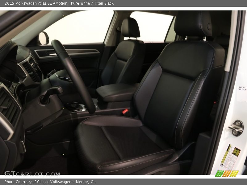 Pure White / Titan Black 2019 Volkswagen Atlas SE 4Motion