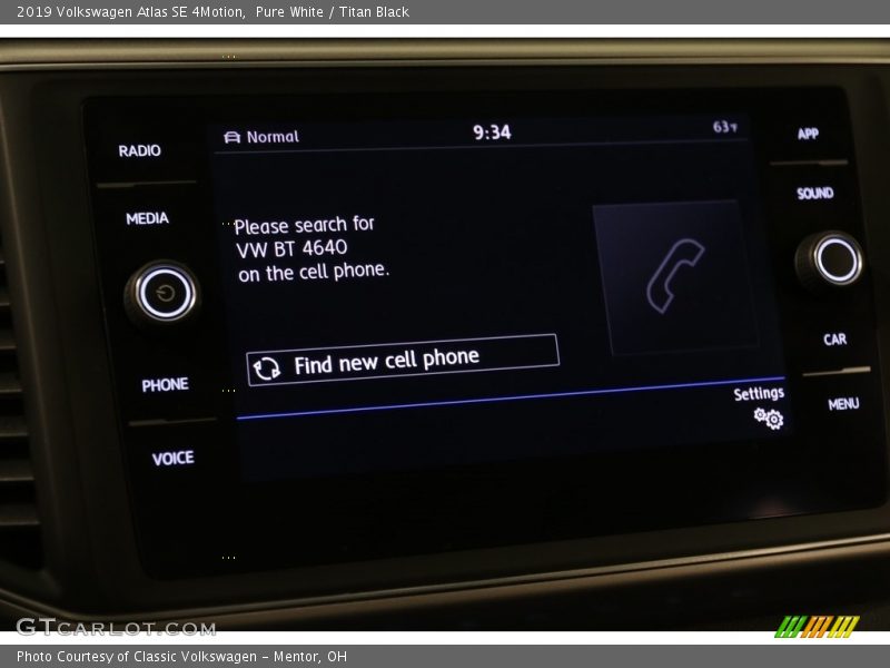 Pure White / Titan Black 2019 Volkswagen Atlas SE 4Motion