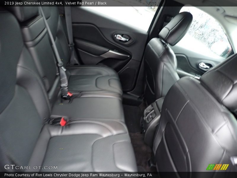 Velvet Red Pearl / Black 2019 Jeep Cherokee Limited 4x4