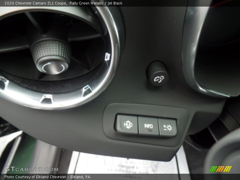 Controls of 2020 Camaro ZL1 Coupe