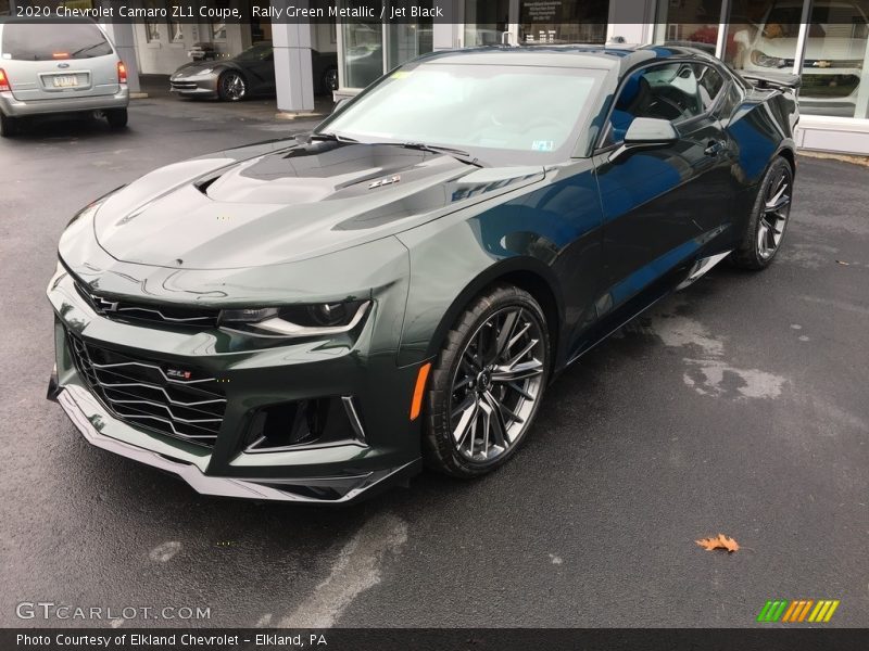 Front 3/4 View of 2020 Camaro ZL1 Coupe