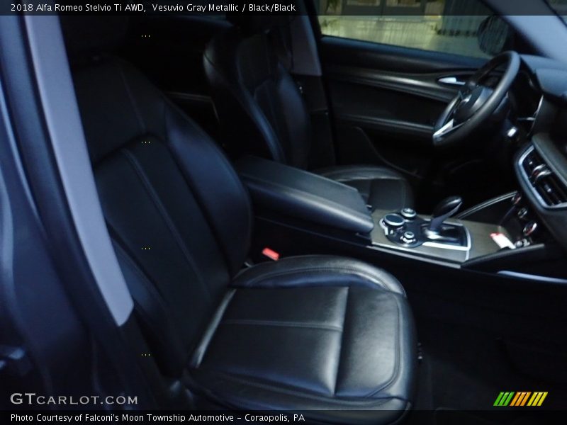 Vesuvio Gray Metallic / Black/Black 2018 Alfa Romeo Stelvio Ti AWD