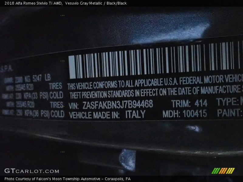 Vesuvio Gray Metallic / Black/Black 2018 Alfa Romeo Stelvio Ti AWD