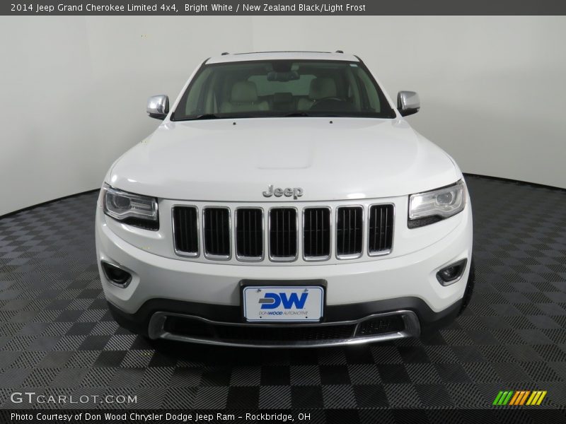 Bright White / New Zealand Black/Light Frost 2014 Jeep Grand Cherokee Limited 4x4
