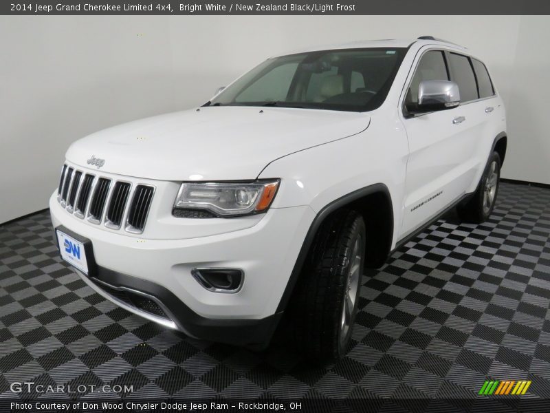 Bright White / New Zealand Black/Light Frost 2014 Jeep Grand Cherokee Limited 4x4