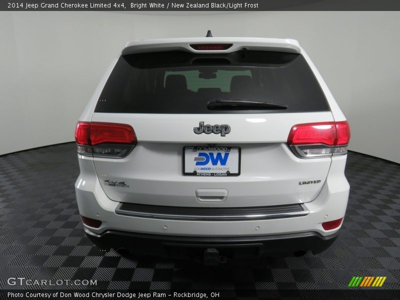 Bright White / New Zealand Black/Light Frost 2014 Jeep Grand Cherokee Limited 4x4