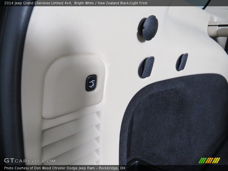 Bright White / New Zealand Black/Light Frost 2014 Jeep Grand Cherokee Limited 4x4