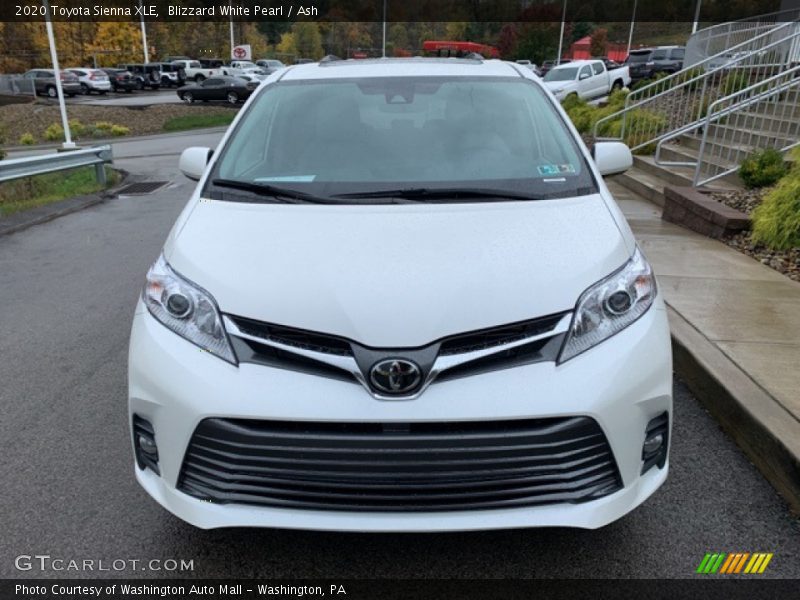 Blizzard White Pearl / Ash 2020 Toyota Sienna XLE