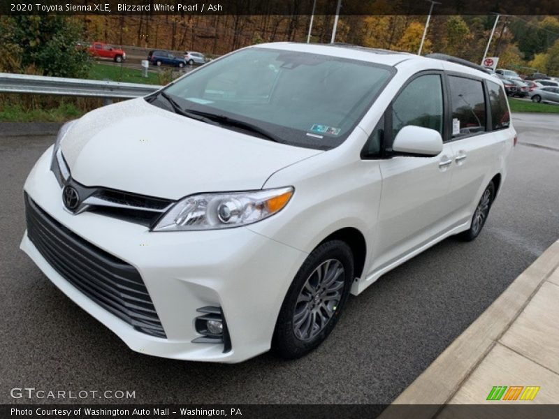 Blizzard White Pearl / Ash 2020 Toyota Sienna XLE