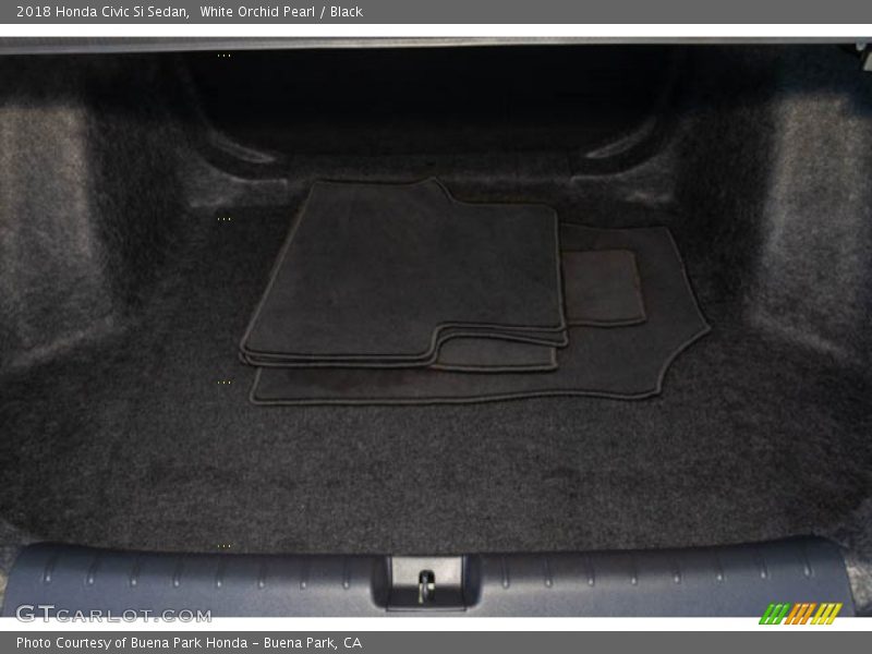 White Orchid Pearl / Black 2018 Honda Civic Si Sedan