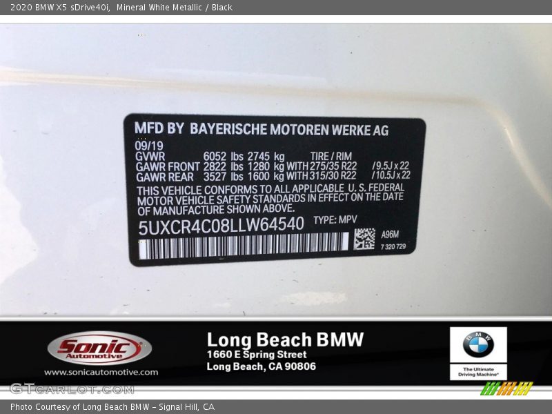 Mineral White Metallic / Black 2020 BMW X5 sDrive40i