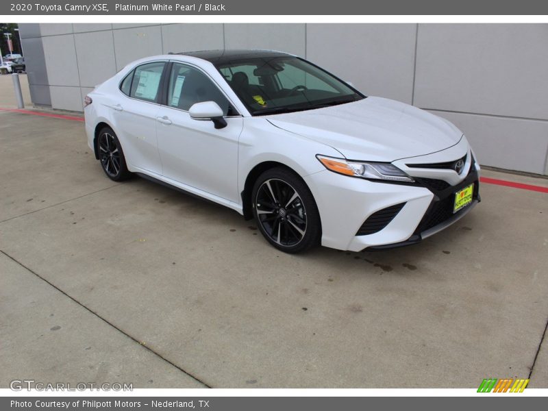Platinum White Pearl / Black 2020 Toyota Camry XSE
