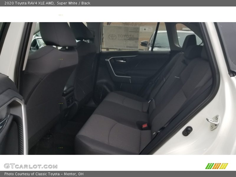 Super White / Black 2020 Toyota RAV4 XLE AWD