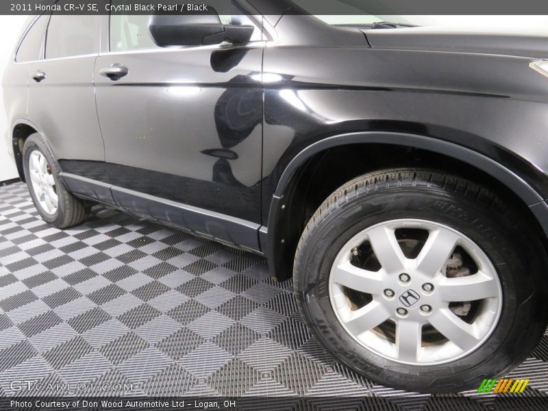Crystal Black Pearl / Black 2011 Honda CR-V SE