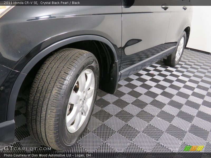 Crystal Black Pearl / Black 2011 Honda CR-V SE