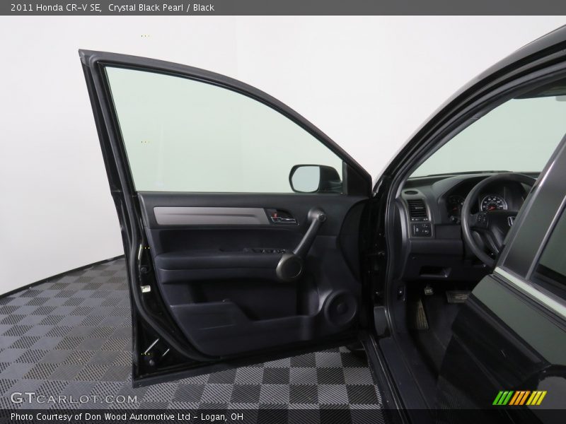 Crystal Black Pearl / Black 2011 Honda CR-V SE