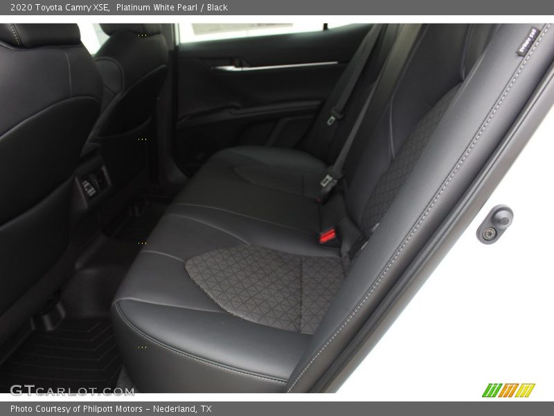 Platinum White Pearl / Black 2020 Toyota Camry XSE