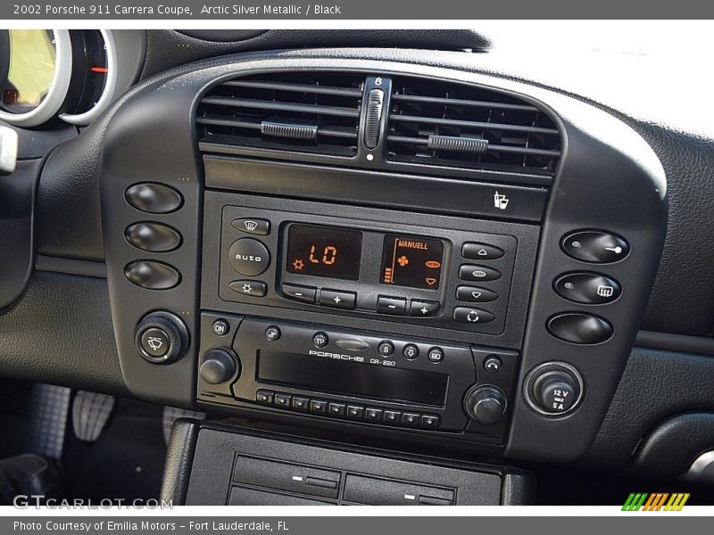 Controls of 2002 911 Carrera Coupe