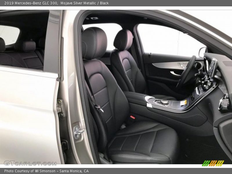 Mojave Silver Metallic / Black 2019 Mercedes-Benz GLC 300