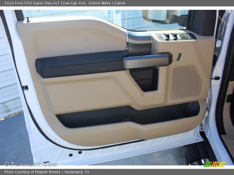 Oxford White / Camel 2019 Ford F350 Super Duty XLT Crew Cab 4x4