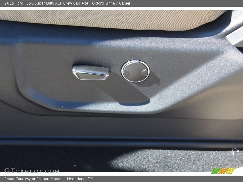 Oxford White / Camel 2019 Ford F350 Super Duty XLT Crew Cab 4x4