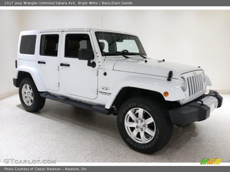 Bright White / Black/Dark Saddle 2017 Jeep Wrangler Unlimited Sahara 4x4