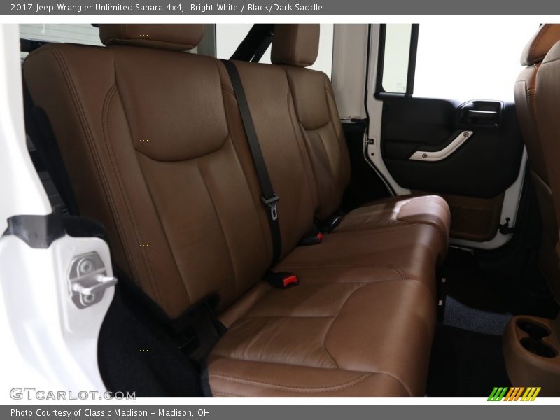 Bright White / Black/Dark Saddle 2017 Jeep Wrangler Unlimited Sahara 4x4