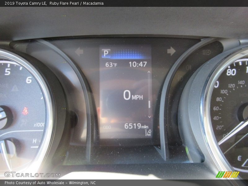 Ruby Flare Pearl / Macadamia 2019 Toyota Camry LE