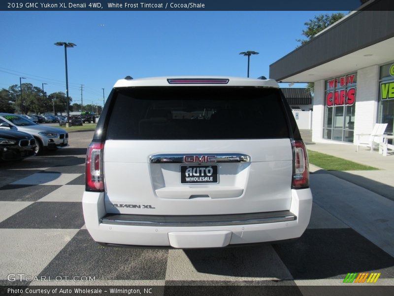 White Frost Tintcoat / Cocoa/Shale 2019 GMC Yukon XL Denali 4WD