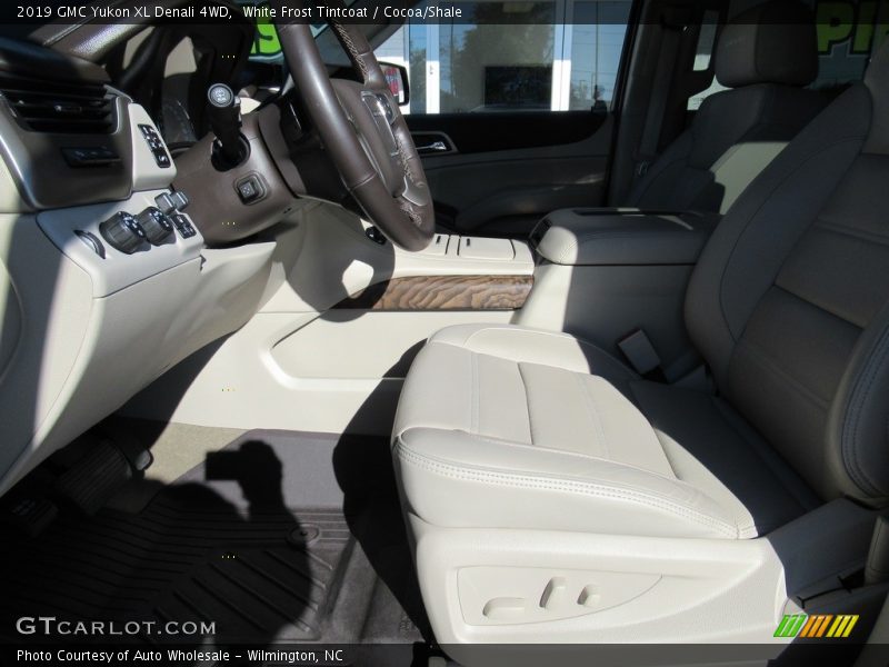White Frost Tintcoat / Cocoa/Shale 2019 GMC Yukon XL Denali 4WD