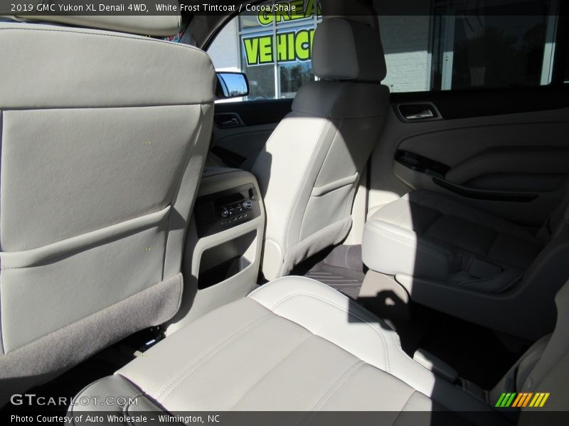White Frost Tintcoat / Cocoa/Shale 2019 GMC Yukon XL Denali 4WD