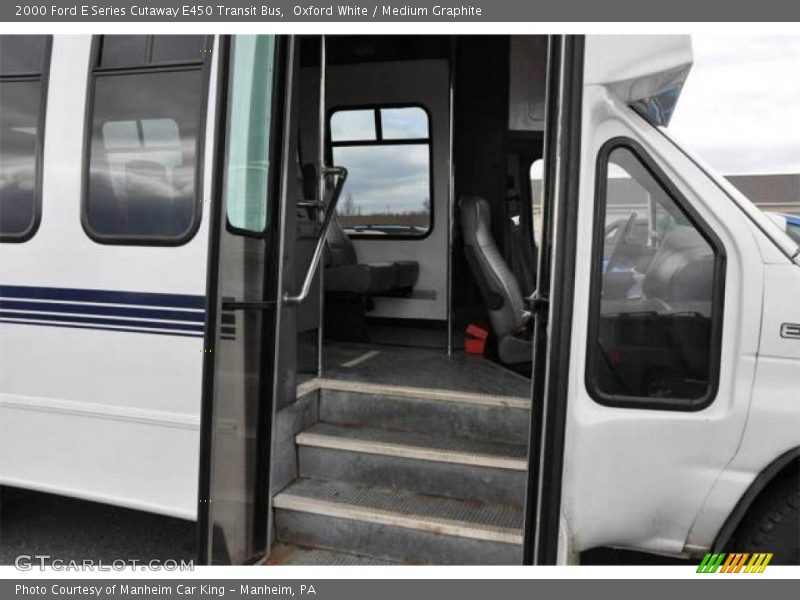 Oxford White / Medium Graphite 2000 Ford E Series Cutaway E450 Transit Bus