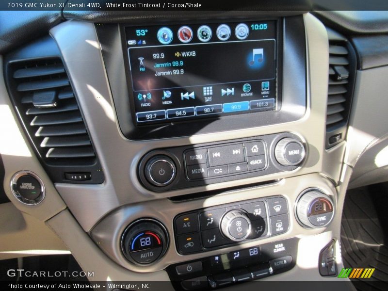 White Frost Tintcoat / Cocoa/Shale 2019 GMC Yukon XL Denali 4WD