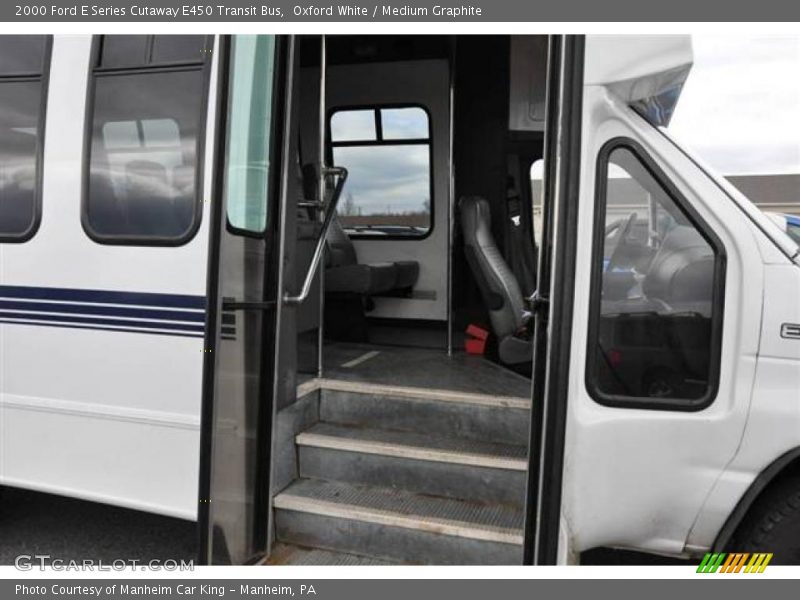 Oxford White / Medium Graphite 2000 Ford E Series Cutaway E450 Transit Bus
