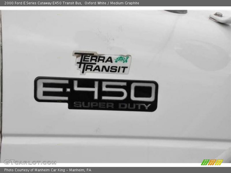 Oxford White / Medium Graphite 2000 Ford E Series Cutaway E450 Transit Bus