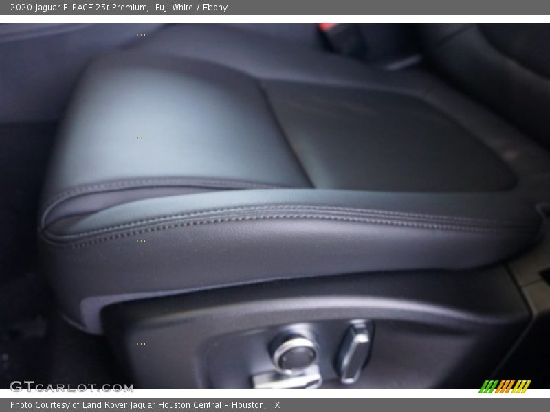 Fuji White / Ebony 2020 Jaguar F-PACE 25t Premium