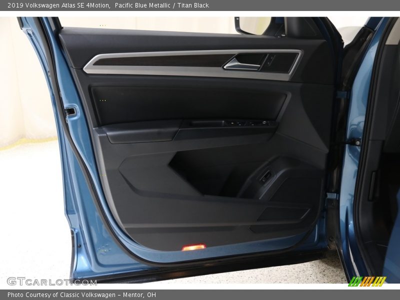 Pacific Blue Metallic / Titan Black 2019 Volkswagen Atlas SE 4Motion