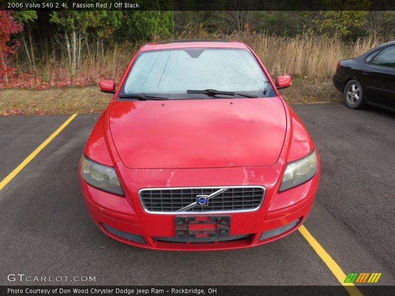 Passion Red / Off Black 2006 Volvo S40 2.4i