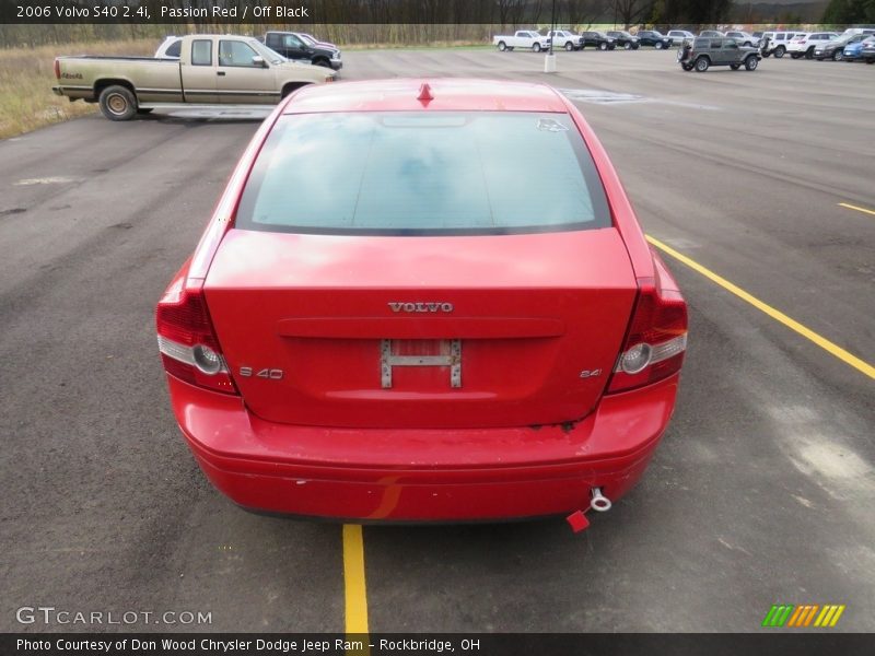 Passion Red / Off Black 2006 Volvo S40 2.4i