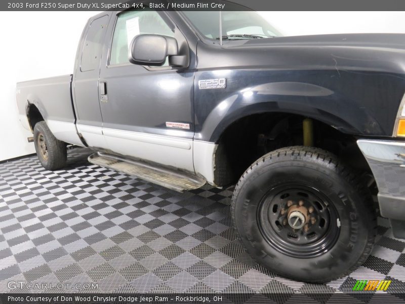 Black / Medium Flint Grey 2003 Ford F250 Super Duty XL SuperCab 4x4